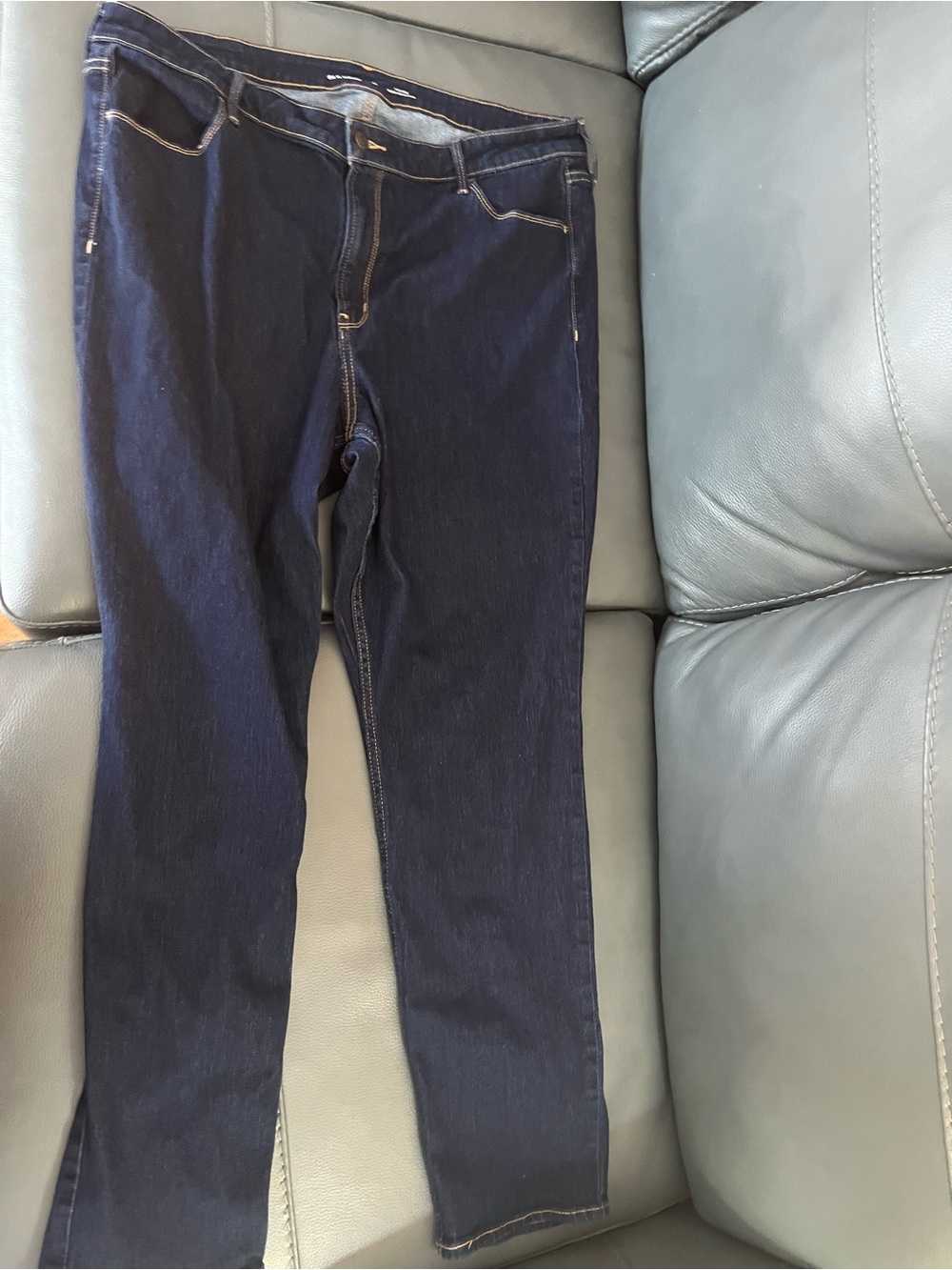 Old Navy - Good condition - Straight Leg size 18 jeans